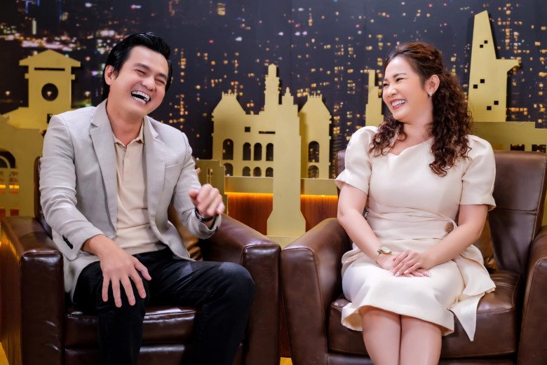 View - Ngoài 40 tuổi mới cưới vợ kém 8 tuổi, U50 Cao Minh Đạt vẫn mong chờ một đứa con sau 7 năm kết hôn