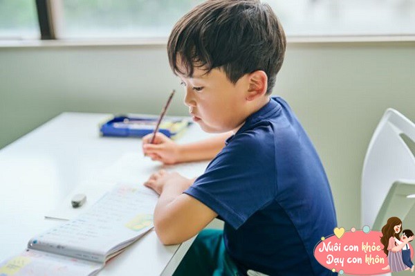 Những trẻ tập trung, biết tận dụng thời gian học tập thường có khả năng kiềm chế và giữ bình tĩnh tốt hơn.