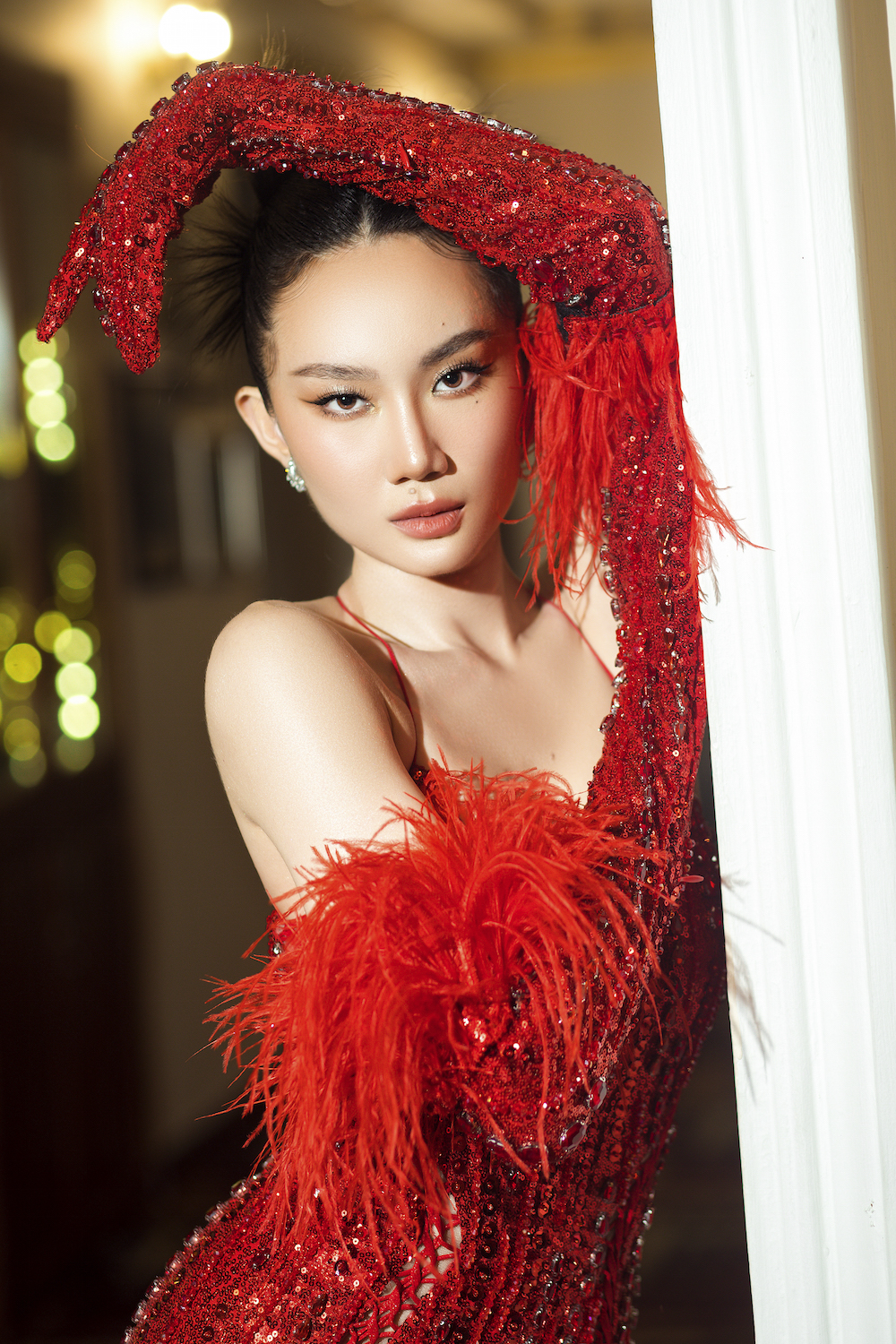 View - Ca Sĩ Mặt Nạ Mùa 2: Bạch Khổng Tước là ca sĩ ngoại về nước?