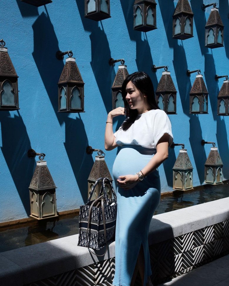 Khi mang thai cô tăng cân không quá nhiều.