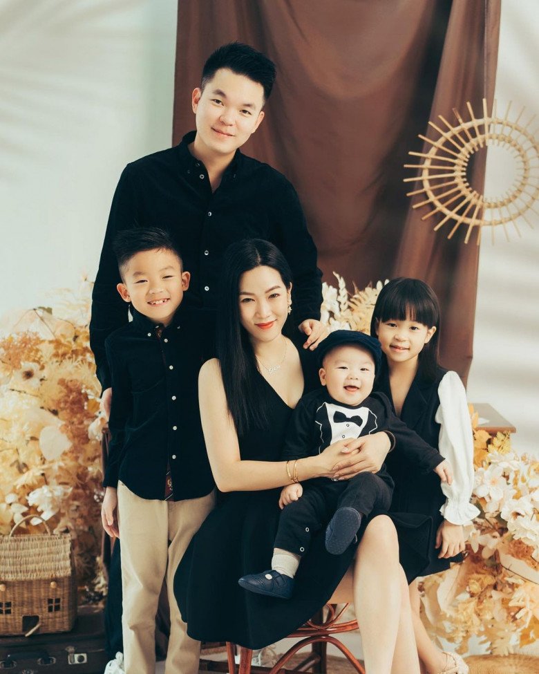 Gia đình hạnh phúc của người mẹ bỉm sữa.