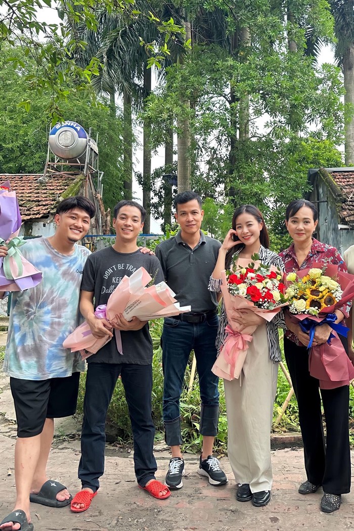 View - Làng Trong Phố lộ kết thúc: Có người nguy kịch, nữ chính Trần Vân xác nhận 1 tin vui