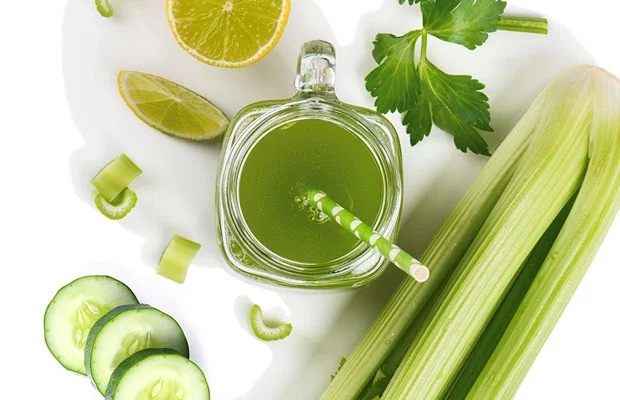 ​​​Cần tây và chanh chính là những nguyên liệu giúp bạn giảm cân hiệu quả. Vì thế cách làm nước ép dưa leo giảm cân kết hợp với cần tây và chanh chắc chắn sẽ mang lại hiệu quả bất ngờ cho bạn.