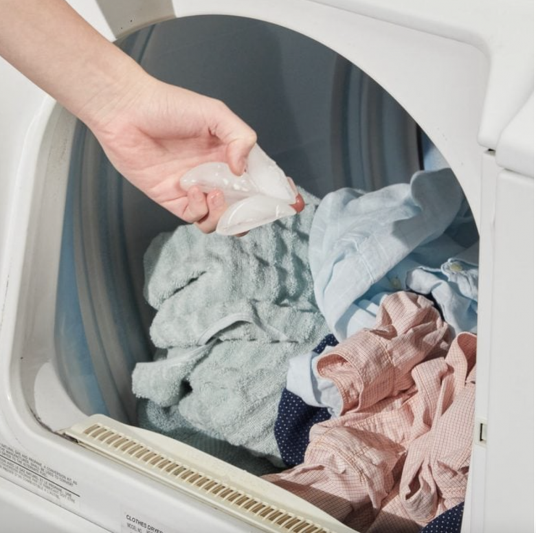 Quần áo giặt xong nhăn nhúm? Cho thứ 0 đồng này vào máy giặt, đảm bảo đồ lấy ra phẳng phiu, thơm phức - 3