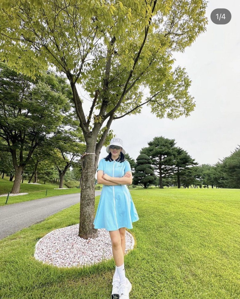 Son Ye Jin đi chơi golf luôn mang 2 món che chắn, nhưng vô tư diện hở đúng chỗ này - 7