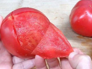 Cà chua có nên bỏ vỏ và hạt trước khi nấu? Câu trả lời khiến nhiều người giật mình vì đã luôn làm sai