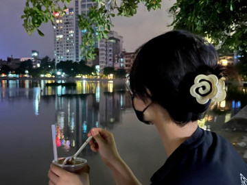 Cô gái 22 tuổi làm phục vụ trong quán nhậu: Công việc căng thẳng, từng phát khóc khi bị khách rủ rê làm sugar baby