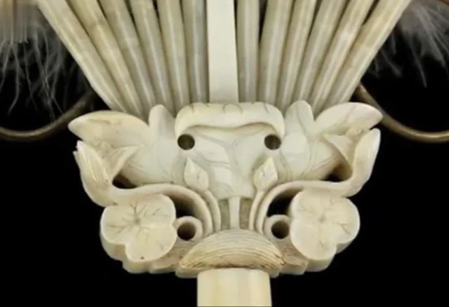 Chàng trai đem quạt lông vũ đi thẩm định, chuyên gia tá hỏa: amp;#34;Giá không dưới 30 tỷ nhưng nếu bán sẽ gặp đại họaamp;#34; - 3