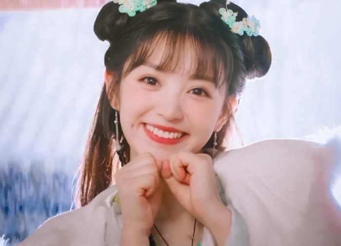 View - Không thể nhận ra tiểu thư diễm lệ nhất phim Trung, sinh năm 2001 nhưng già như thiếu phụ trung niên