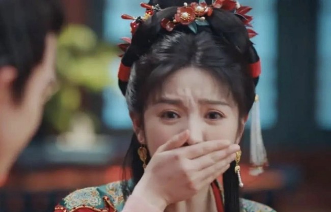 View - Tân Lên Nhầm Kiệu Hoa Được Chồng Như Ý: Búp bê cổ trang nhăn nheo như bà già, tướng quân yếu ớt, thiếu nam tính