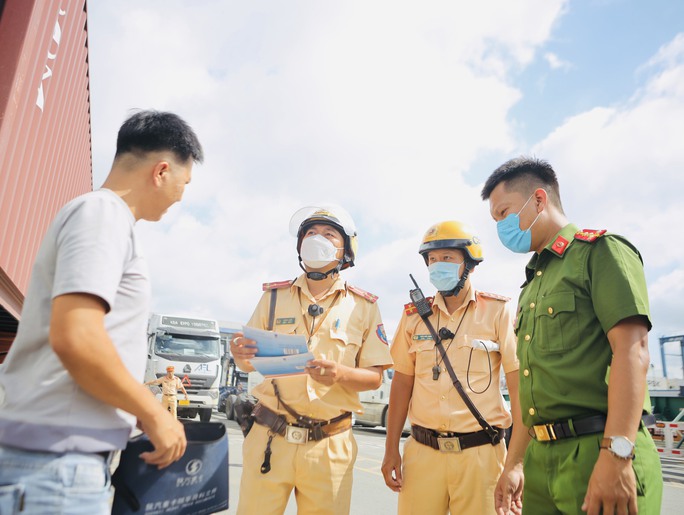 Nhằm giúp người dân lưu thông an toàn, thuận lợi nhất, Phòng CSGT Đường bộ - Đường sắt khuyến cáo một số nội dung.