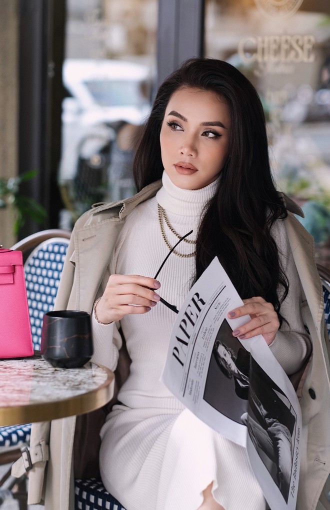 View - Siêu mẫu Trang Nhung tái xuất sau 9 năm, khoe sắc vóc mẹ 2 con, 10 điểm không có nhưng