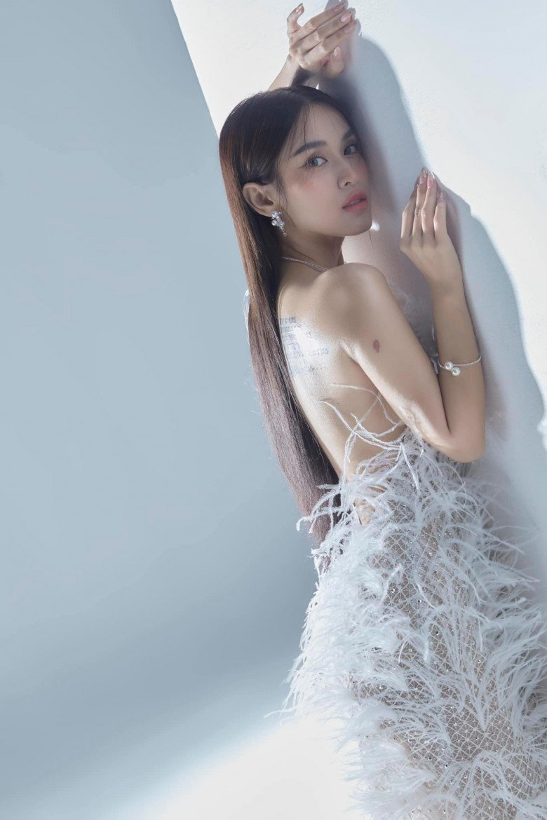 View - Vợ diễn viên Phía trước là bầu trời đẹp mê mải khi tham gia Chị Đẹp Đạp Gió, Diệu Nhi hát không hay vẫn đi thi