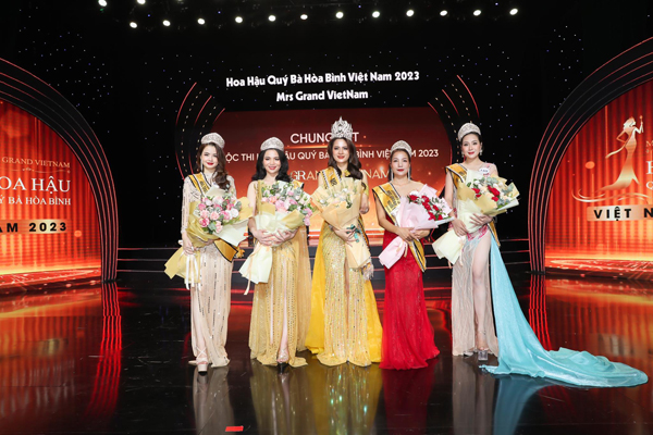 Các Hoa - Á hậu của Mrs Grand Vietnam 2023.
