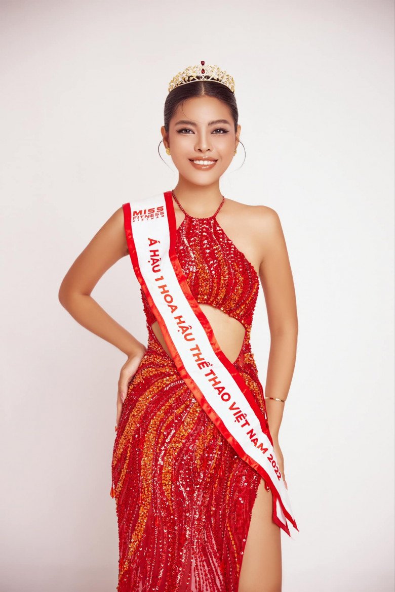 Á hậu Phương Thảo có chia sẻ về sugar baby gây tranh cãi.
