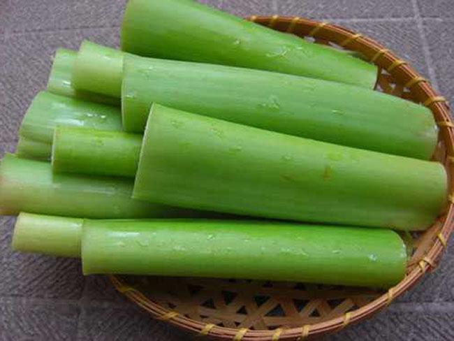 View - Loại cây dại mọc lên tua tủa sau mưa, vườn nhà ai cũng có vài khóm, ra nước ngoài là đặc sản có giá 300.000 đồng/kg