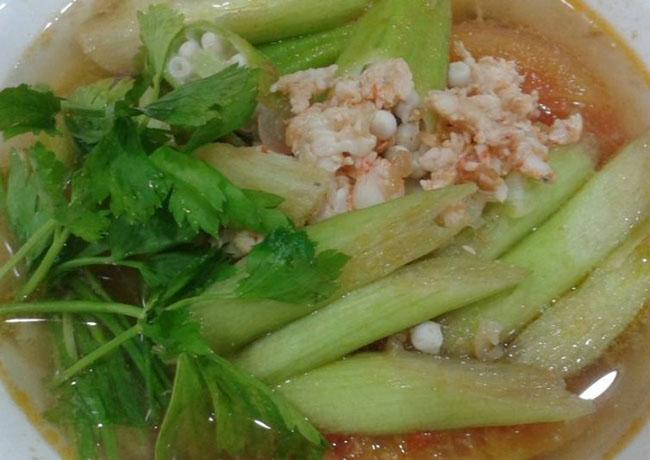 View - Loại cây dại mọc lên tua tủa sau mưa, vườn nhà ai cũng có vài khóm, ra nước ngoài là đặc sản có giá 300.000 đồng/kg