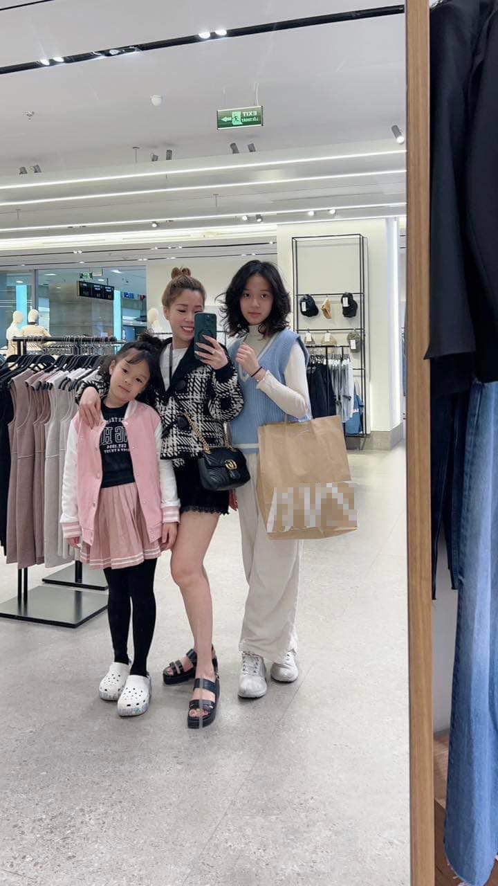 View - Không nhận ra vợ Hồng Đăng trong ảnh mới, trẻ đẹp phơi phới chẳng còn vương chút nét quá khứ