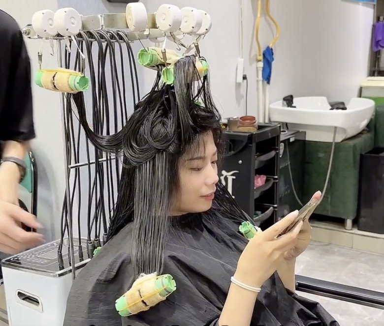 Tốn cả triệu đồng đến salon làm tóc, mẹ trẻ nhận kết quả ê chề: Hết chồng đến con đều chê lộ hết khuyết điểm - 5