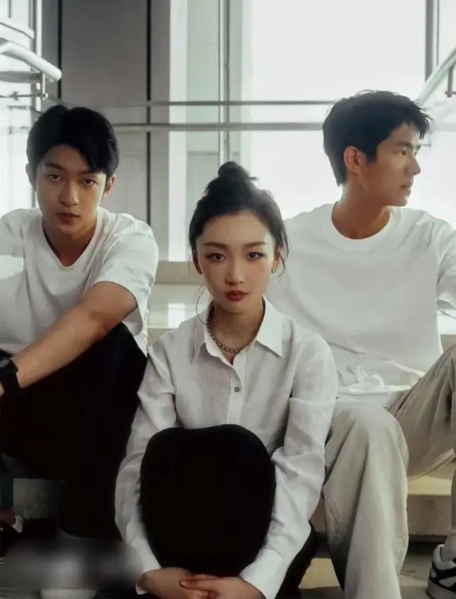 View - Trai xinh gái đẹp xứ Trung bị tẩy chay chỉ sau 1 phim: Ảnh hậu gây chấn động vì cảnh nhạy cảm