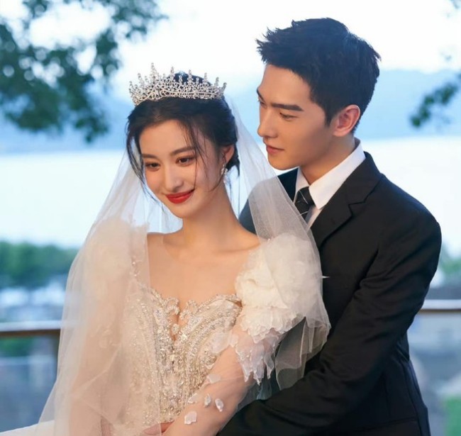 View - Trai xinh gái đẹp xứ Trung bị tẩy chay chỉ sau 1 phim: Ảnh hậu gây chấn động vì cảnh nhạy cảm