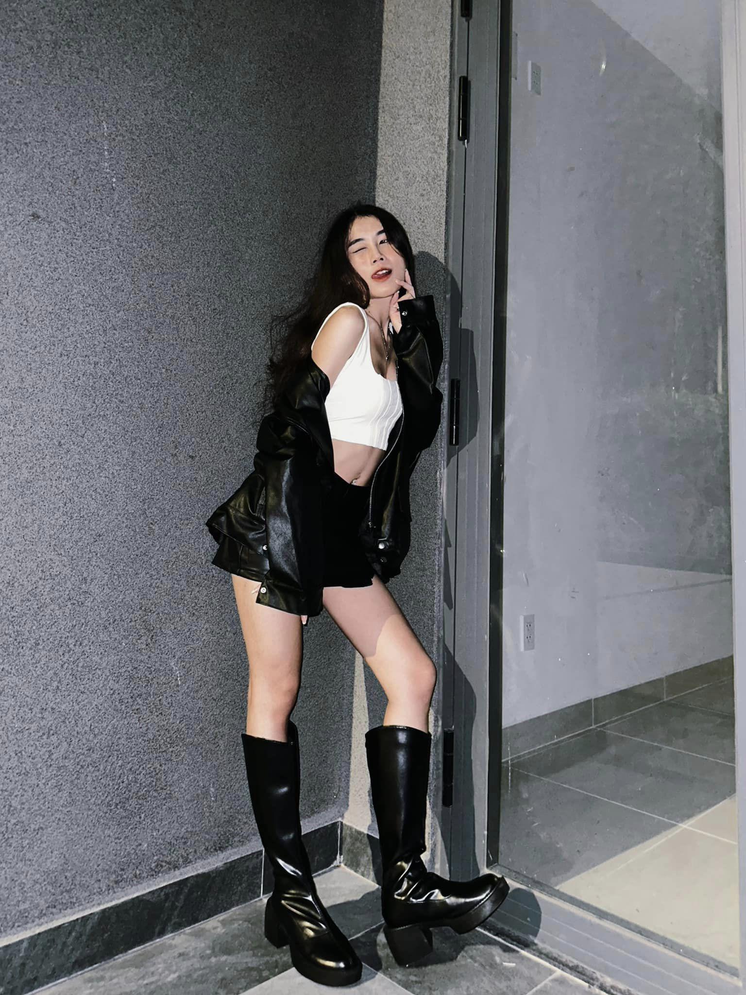 View - Umie Rap Việt team B Ray lỡ tay ký vào hợp đồng nô lệ, phải lên tiếng cầu cứu là ai?