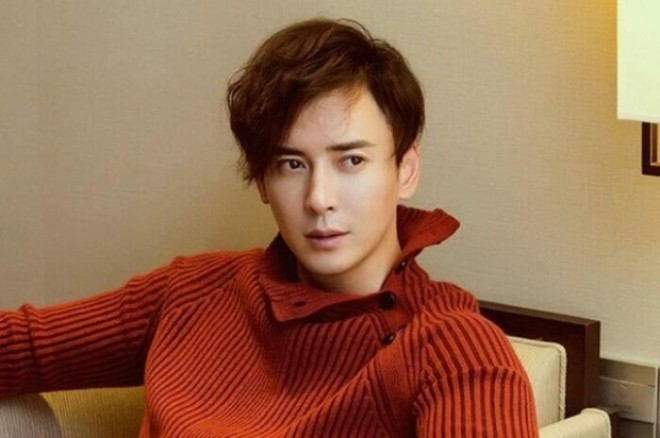 View - Hàn Đống - Vi Tiểu Bảo đẹp trai nhất màn ảnh: U50 chưa chịu già, bị tố "lên giường” với bạn diễn