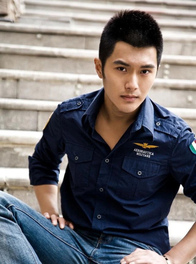 View - Hàn Đống - Vi Tiểu Bảo đẹp trai nhất màn ảnh: U50 chưa chịu già, bị tố "lên giường” với bạn diễn