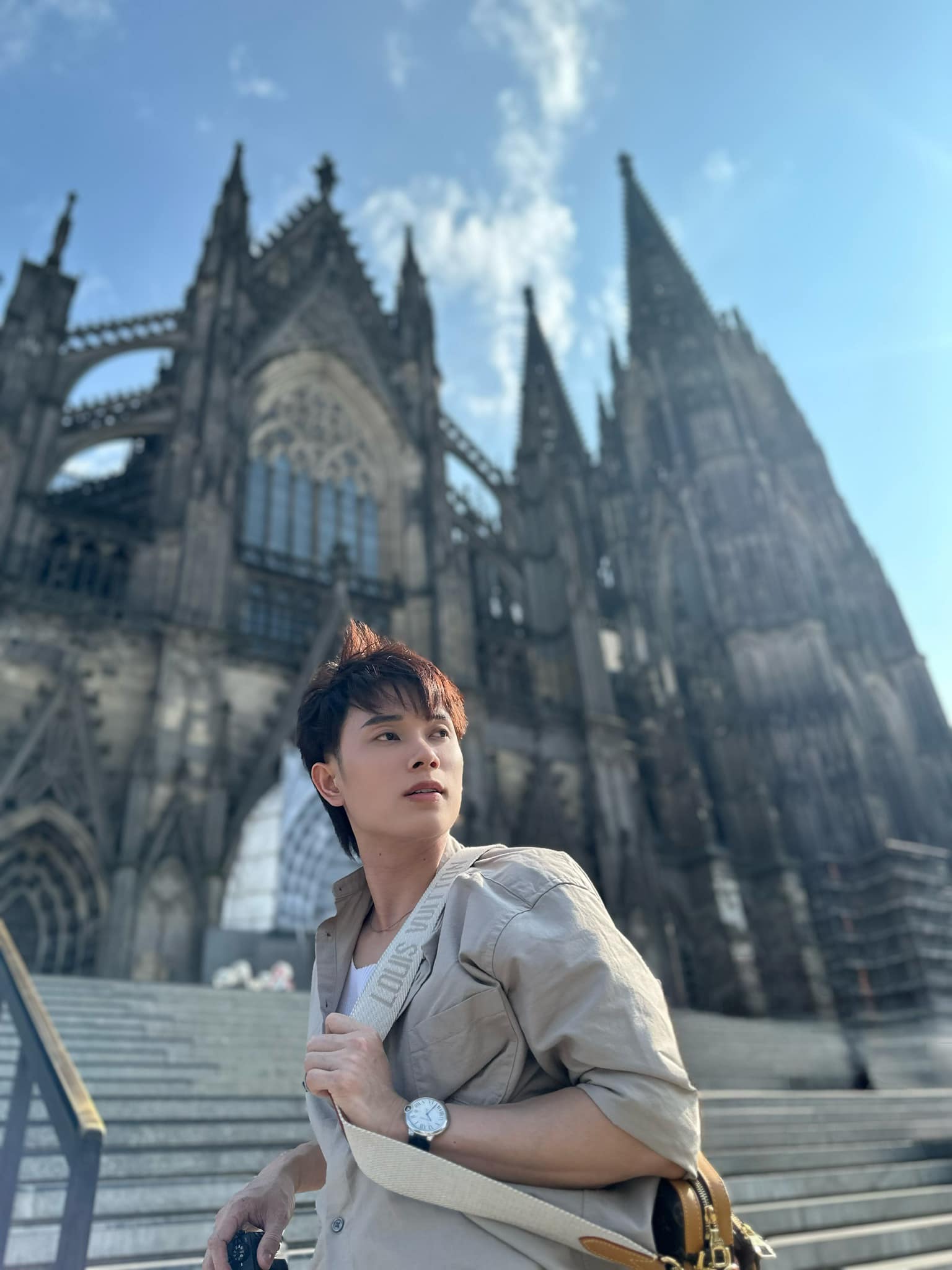 View - Cẩm Ly sống viên mãn trong biệt thự xa hoa, hai ca sĩ cùng quê Bình Định có đời tư kín tiếng