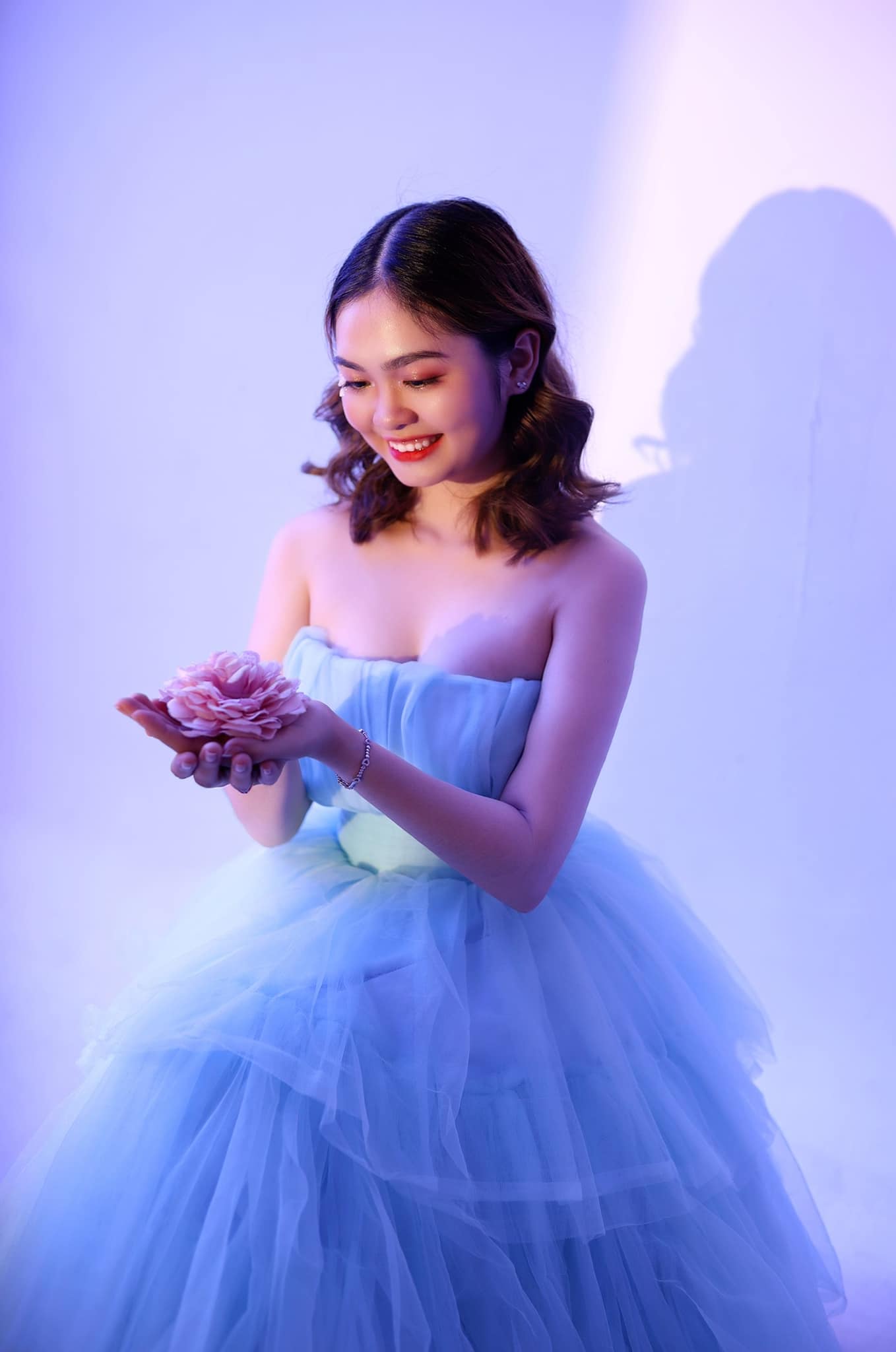 View - Cẩm Ly sống viên mãn trong biệt thự xa hoa, hai ca sĩ cùng quê Bình Định có đời tư kín tiếng