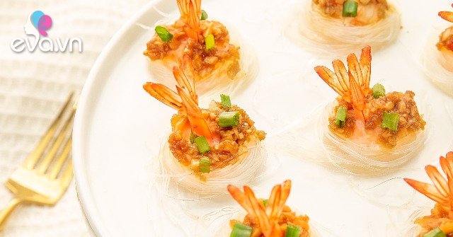 View - Tôm hấp mãi cũng chán, đem nấu kiểu này được món ngon lạ đãi khách dịp nghỉ lễ