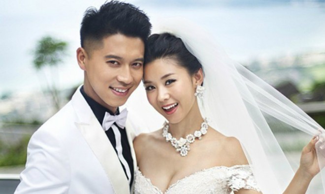 Lý Tiểu Manh hạnh phúc bên ông xã. 