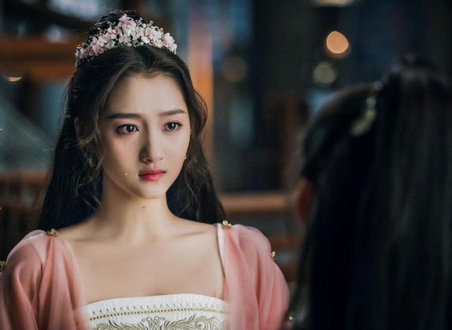 Quan Hiểu Đồng từng là sao nhí được yêu thích. 