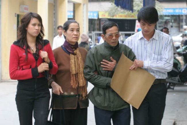 View - Cặp đôi đốp chát ở Làng Trong Phố không ngờ từng nên duyên, con dâu dọa phá thai để ép mẹ chồng