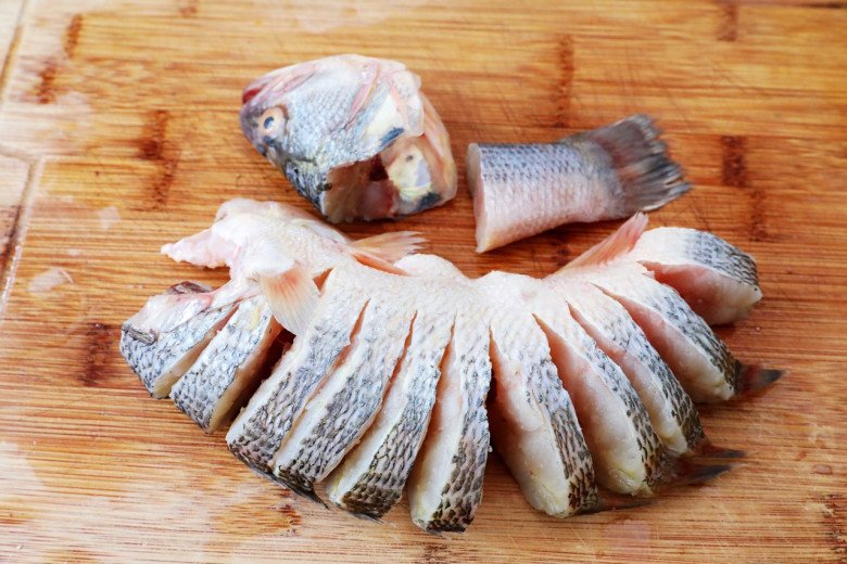Loại cá giá trung bình nhưng thịt ngọt ít xương, siêu giàu đạm và omega-3, ăn vào tốt cho sức khoẻ lúc giao mùa - 3