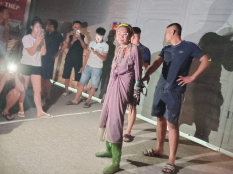 Hotgirl Bella tiếp tục tái xuất với trang phục khác lạ, lần này khiến dân mạng "sốc" vì thông tin bất ngờ