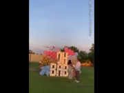 Clip Eva - Clip: Máy bay bất ngờ lao xuống đất trong bữa tiệc tiết lộ giới tính