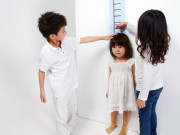 Sức khỏe - Sau nghỉ hè, nhiều mẹ “giật mình” khi con thấp còi hơn bạn, bác sĩ tiết lộ 4 cách “kích” chiều cao hiệu quả
