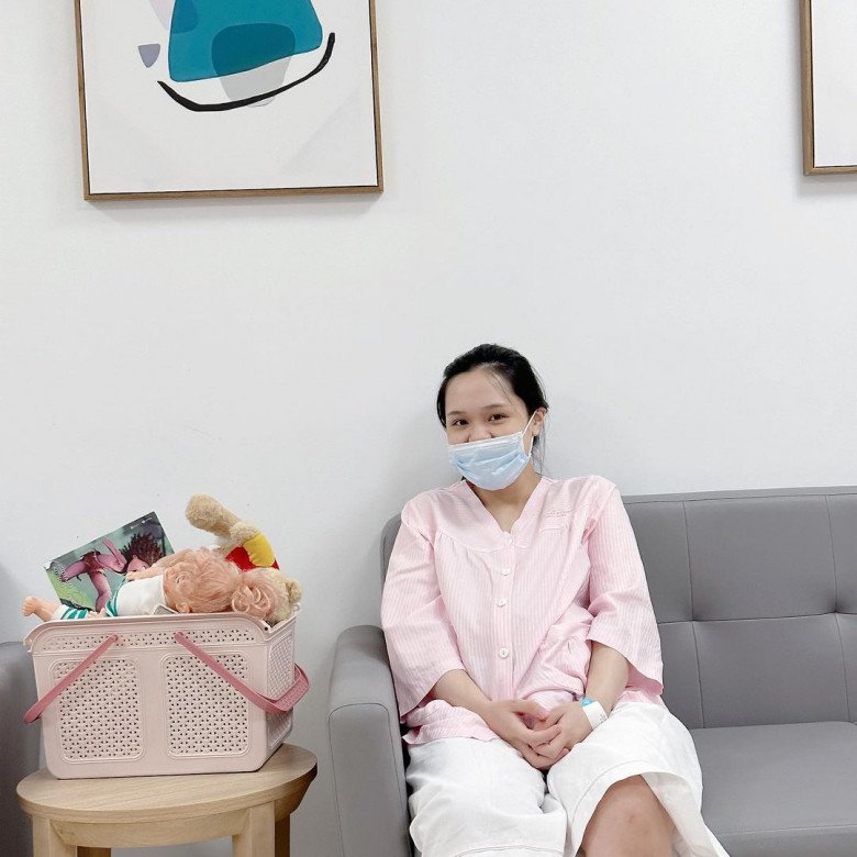 View - Vợ cầu thủ Duy Mạnh đi đẻ chẳng ai hay, khoảnh khắc lâm bồn vẫn mặt hoa da phấn