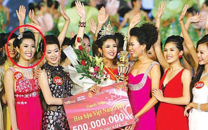 Biết đến Thuý Ngân đã lâu, hẳn nhiều người còn biết cô nàng trước khi nổi tiếng với vai trò diễn viên cũng từng tham gia đấu trường nhan sắc, trong đó phải kể đến Hoa hậu Việt Nam 2010.
