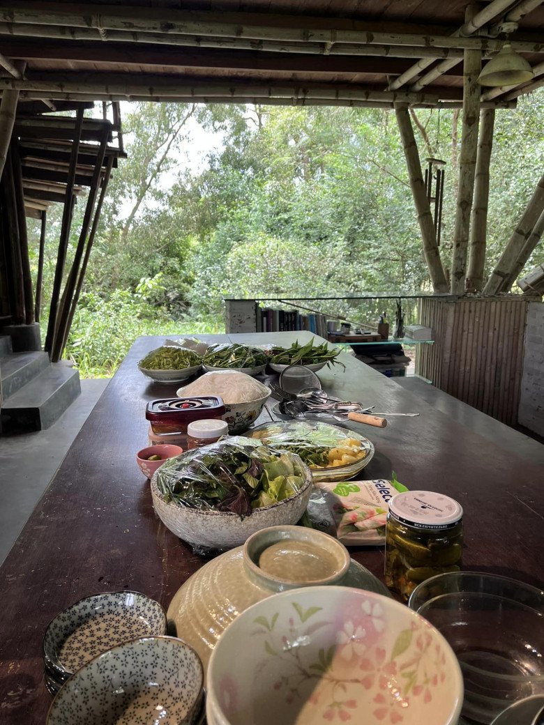View - BTV Thu Uyên sống giữa nông trại bình yên, bữa cơm đãi khách dân dã đậm chất cây nhà lá vườn
