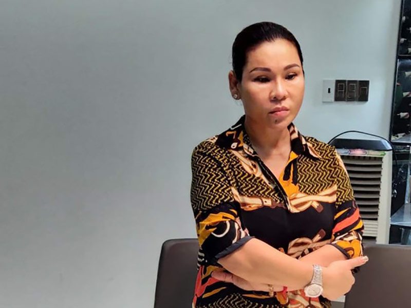 Tháng 4/2021, bà Lâm Thị Thu Trà (47 tuổi) ở TP Vũng Tàu bị khởi tố, bắt tạm giam để điều tra về hành vi “cho vay lãi nặng". Bà Trà là vợ diễn viên Kinh Quốc, cũng là đại gia bất động sản giàu có ở TP Vũng Tàu.
