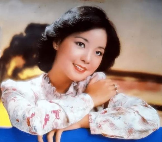 View - Thành Long - Sốt thông tin mẹ ruột con trai riêng Thành Long là đệ nhất danh ca quá cố Đặng Lệ Quân