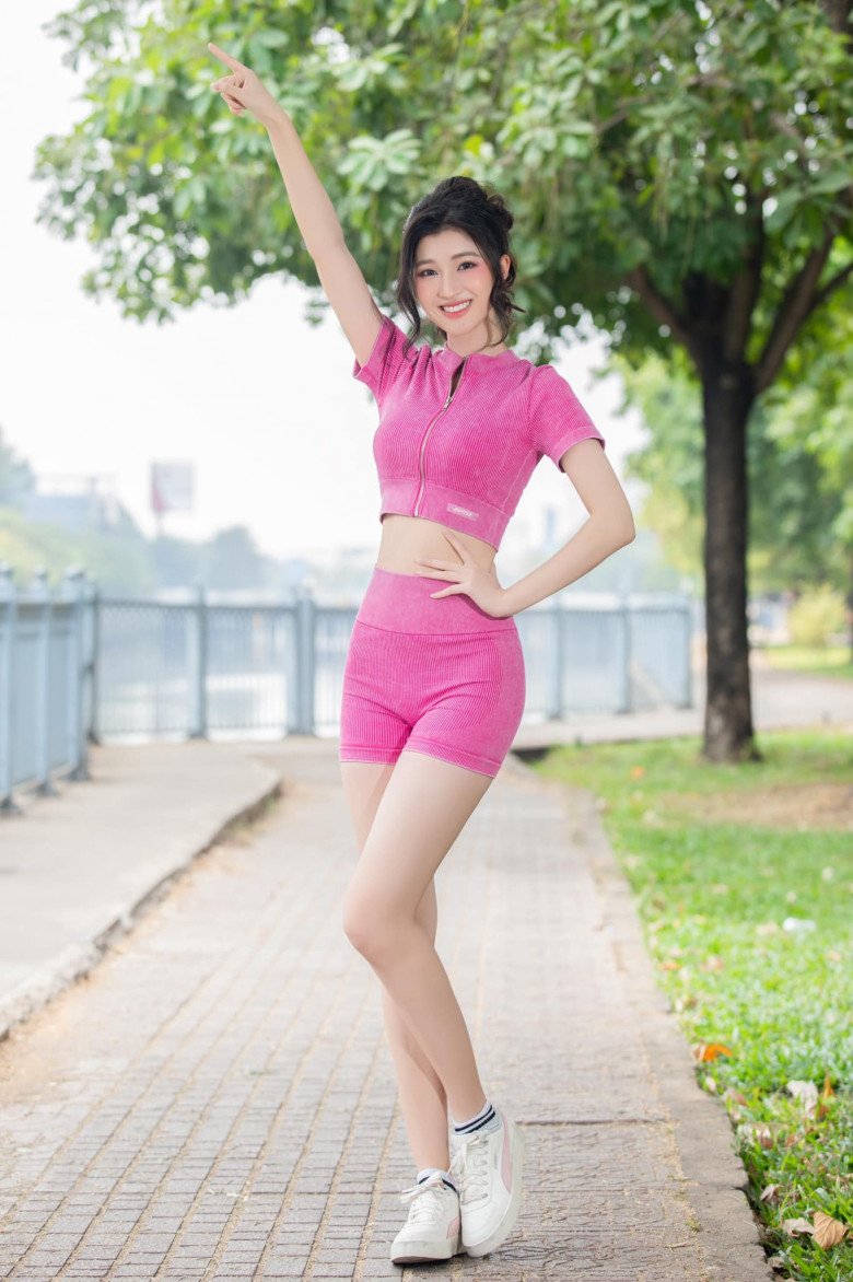 View - Thần tiên tỷ tỷ Phương Nhi xuất hiện trên trang chủ Miss International, vẻ đẹp bừng sáng giữa các Hoa hậu quốc tế