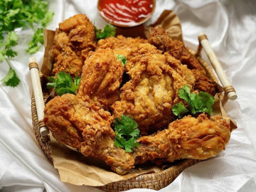 Sắp cuối tuần, học 9X làm đùi gà rán kiểu KFC siêu ngon, nhớ có bước này vỏ giòn chẳng khác gì ngoài hàng