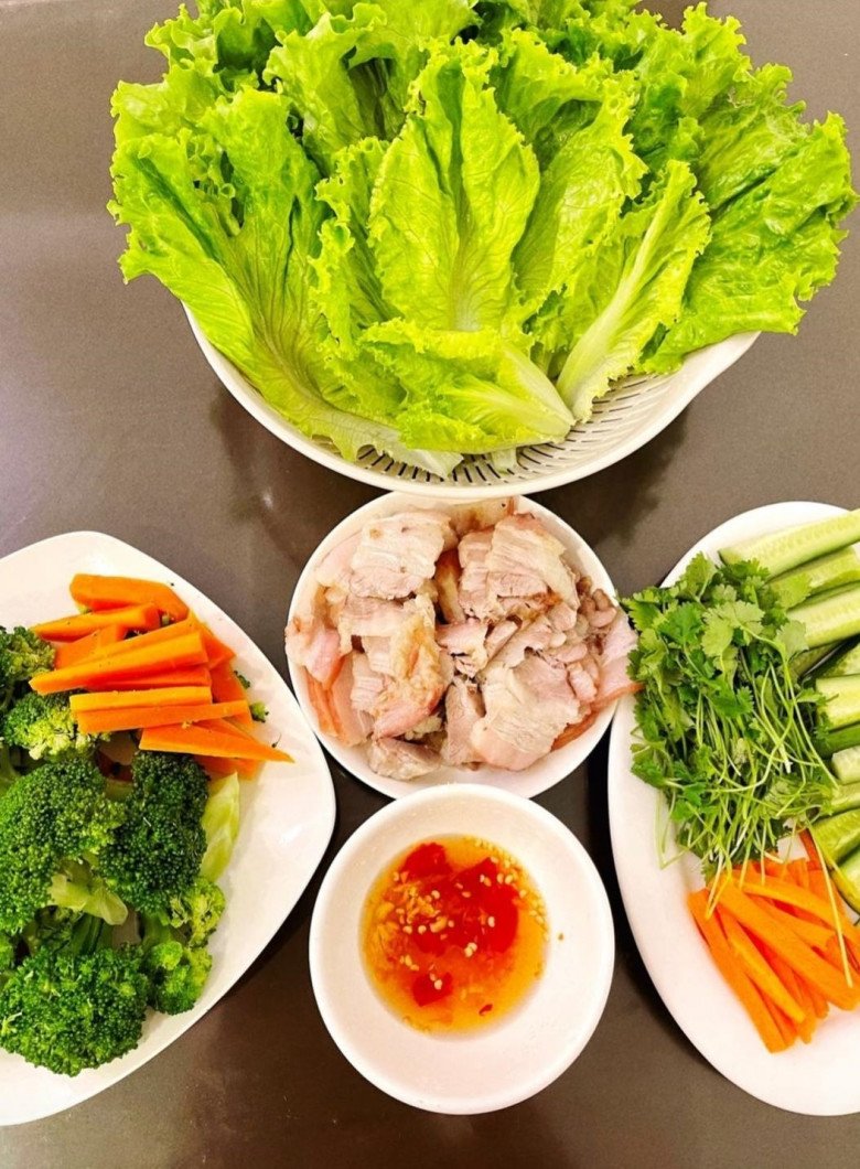 View - Hoa hậu nông dân Đỗ Thị Hà khoe cơm nhà mãi đỉnh, bữa ăn ở quê hương toàn đặc sản ngon mắt