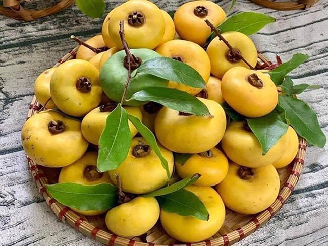 Loại quả chỉ dùng để ngửi xưa rồi, giờ dân buôn chặt cả cành đi bán như hoa, giá lên tới gần 1 triệu đồng/cành - 7