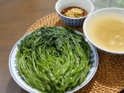 Sức khỏe - Loại rau hay bị coi là "rau độc" có khả năng chống ung thư mạnh hơn rau khoai nhưng nếu nấu kiểu này thì mất chất