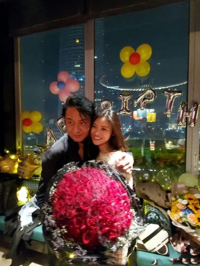 Mã Cảnh Đào bên tình trẻ kém nhiều tuổi bị chê EQ thấp.