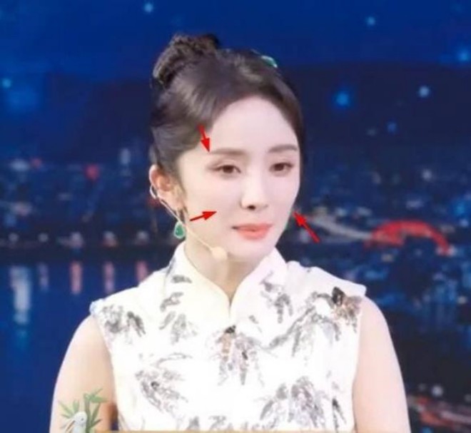 Dương Mịch bị chê mặt già, mệt mỏi.